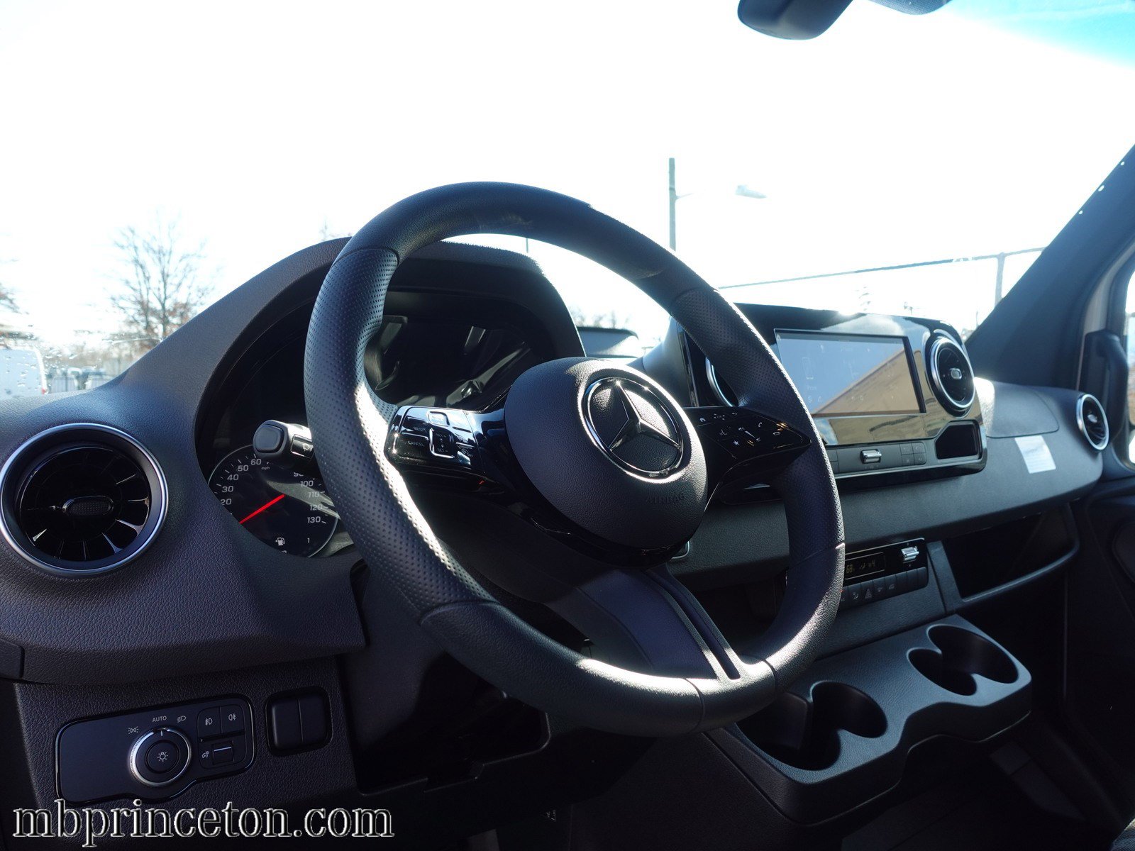 Used 2025 Mercedes-Benz Sprinter 2500 image 7