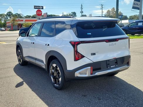 New 2027 Kia Seltos EX FWD image 4