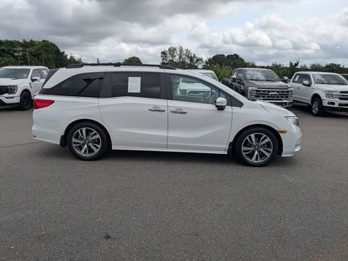 Used 2022 Honda Odyssey Touring image 2