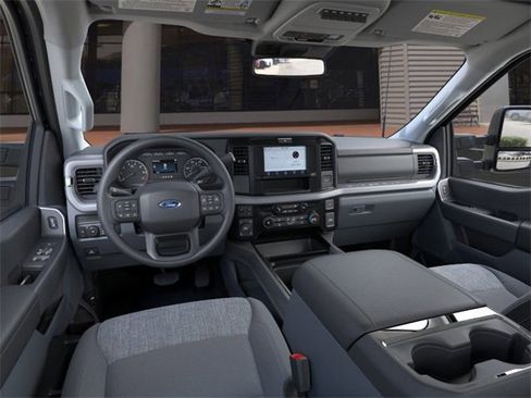New 2026 Ford F250 XLT w/ FX4 Off-Road Package image 9