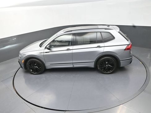Used 2024 Volkswagen Tiguan SE R-Line FWD image 18
