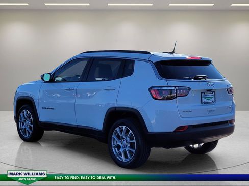 Used 2022 Jeep Compass Latitude AWD/4WD image 6