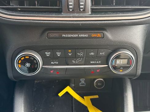 Used 2020 Ford Escape SE AWD/4WD image 32