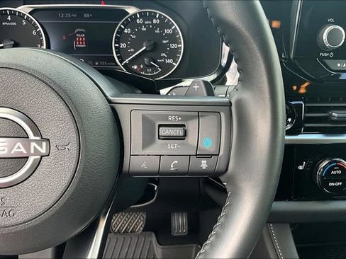 Used 2025 Nissan Pathfinder SV AWD/4WD image 12
