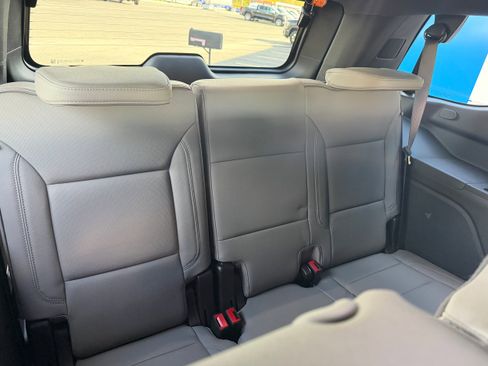 Used 2023 GMC Yukon SLT image 9