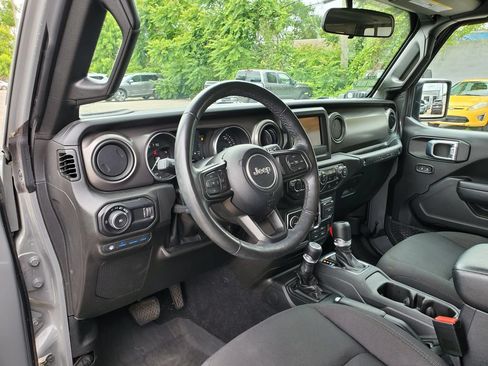 Used 2023 Jeep Wrangler Unlimited w/ Cold Weather Group AWD/4WD image 21