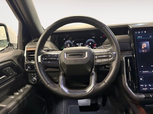 Used 2025 GMC Yukon Denali AWD/4WD image 13