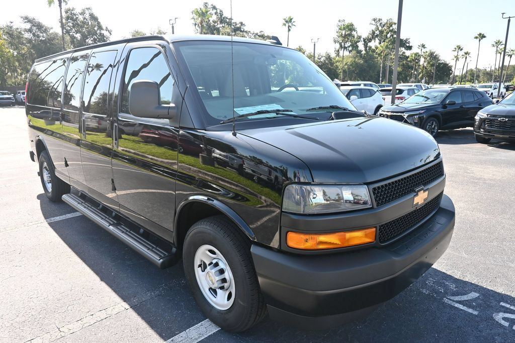 New 2025 Chevrolet Express 3500 LS RWD image 7