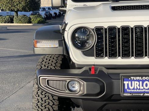 New 2026 Jeep Wrangler Unlimited Rubicon w/ Technology Group image 4