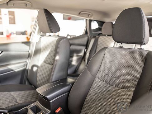 Used 2021 Nissan Rogue Sport SV image 19