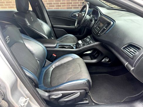 Used 2015 Chrysler 200 S image 12