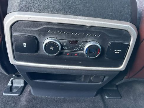 Used 2022 Ford Expedition Max Limited image 27