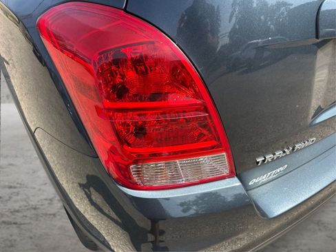 Used 2021 Chevrolet Trax LS w/ Tint and Cruise Package AWD/4WD image 21