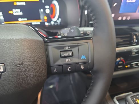 New 2026 Nissan Pathfinder Platinum AWD/4WD image 18