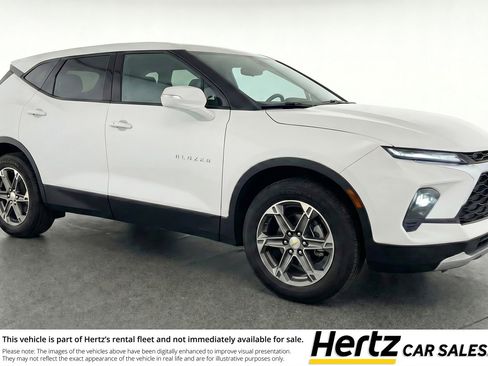 Used 2025 Chevrolet Blazer LT image 1