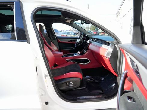 Used 2022 Jaguar F-PACE SVR image 32