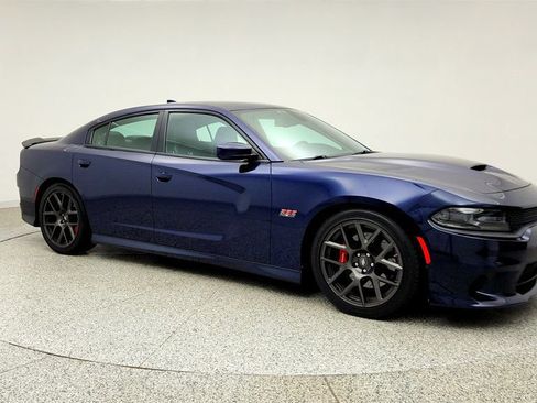 Used 2017 Dodge Charger R/T Scat Pack w/ Beats Audio Group RWD image 3