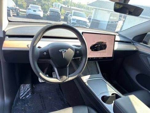 Used 2024 Tesla Model Y Performance AWD/4WD image 15