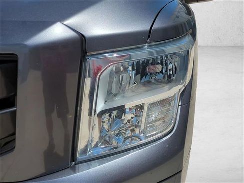 Used 2021 Nissan Titan SV w/ SV Convenience Package RWD image 9