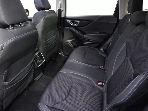 Used 2019 Subaru Forester Premium AWD/4WD image 17