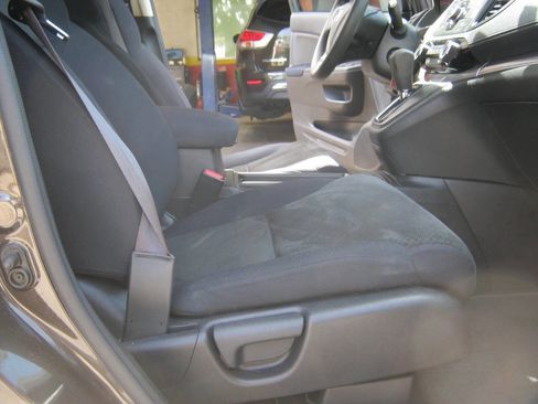 Used 2015 Honda CR-V LX image 9