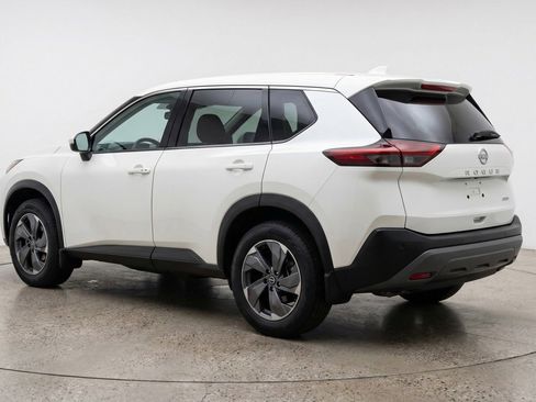 Used 2025 Nissan Rogue SV image 6