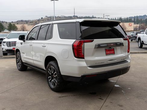 Used 2023 GMC Yukon AT4 w/ AT4 Premium Package image 5
