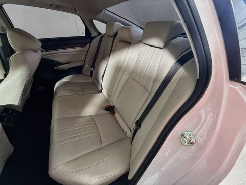Used 2019 Honda Accord Touring image 24