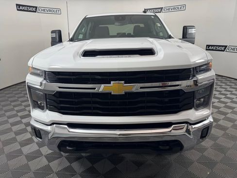 Used 2025 Chevrolet Silverado 2500 LT w/ Convenience Package AWD/4WD image 9