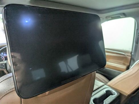 Used 2021 Chevrolet Suburban High Country image 19