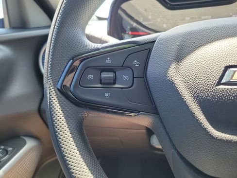 Certified 2025 Chevrolet Trax LS image 18