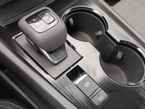 Used 2023 Nissan Rogue SV FWD image 31
