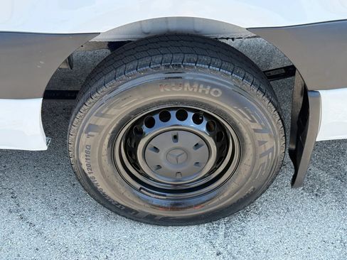 Used 2023 Mercedes-Benz Sprinter 2500 image 20