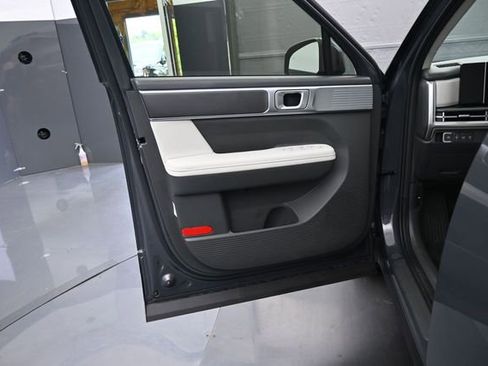 Used 2025 Hyundai Santa Fe SEL FWD image 12
