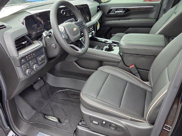 New 2026 Chevrolet Suburban Premier w/ Sun And Tow Package AWD/4WD image 6