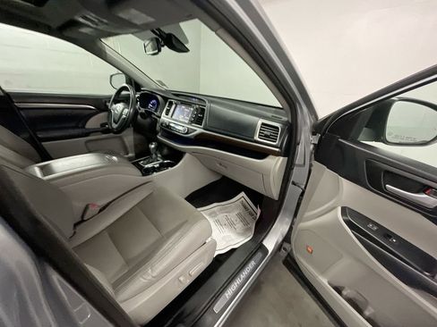 Used 2014 Toyota Highlander Limited Platinum image 27