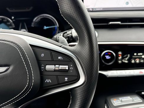 Used 2025 Genesis Electrified GV70 Advanced w/ Prestige Package image 34