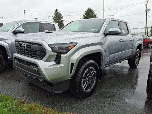 New 2025 Toyota Tacoma TRD Sport image 3