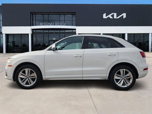 Used 2017 Audi Q3 2.0T Premium Plus w/ Premium Plus Package image 4