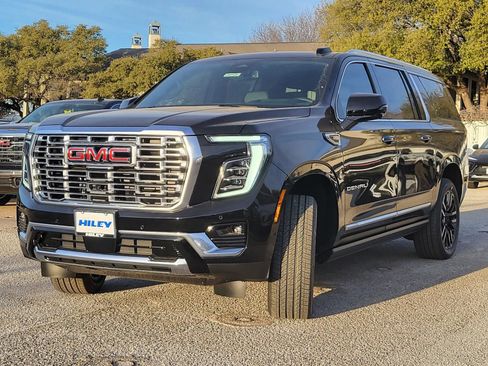 New 2026 GMC Yukon XL Denali w/ Sun & Power Step Package image 2