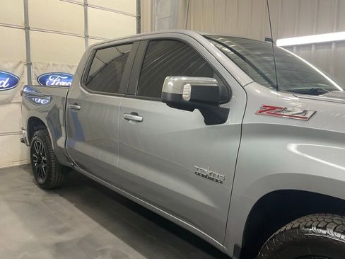Used 2024 Chevrolet Silverado 1500 LT w/ Z71 Off-Road Package AWD/4WD image 4