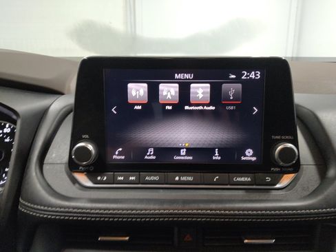 Used 2023 Nissan Rogue SV AWD/4WD image 25
