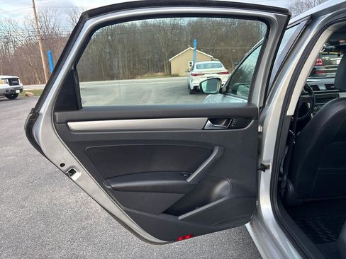 Used 2014 Volkswagen Passat 1.8T Wolfsburg Edition image 15