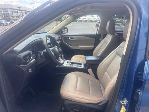 Used 2021 Ford Explorer XLT w/ Equipment Group 202A AWD/4WD image 37