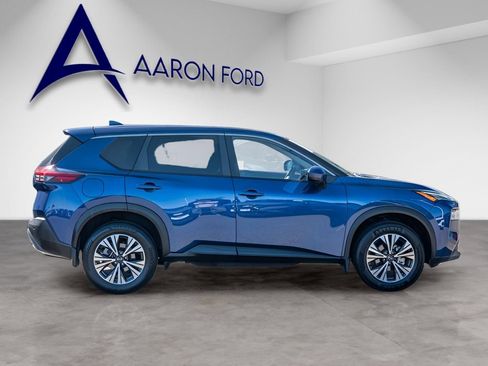 Used 2023 Nissan Rogue SV image 7