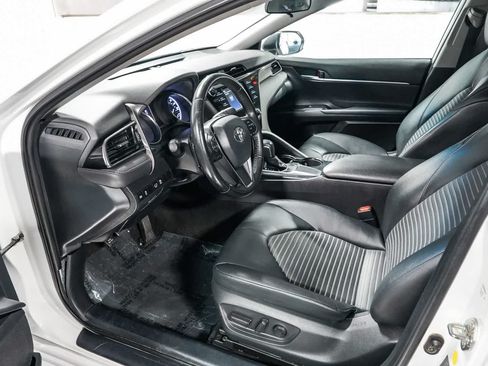 Certified 2020 Toyota Camry SE w/ Carpet Mat Package FWD image 17