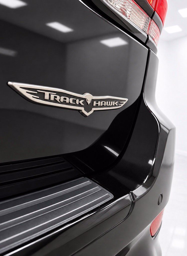 Used 2018 Jeep Grand Cherokee Trackhawk AWD/4WD image 9