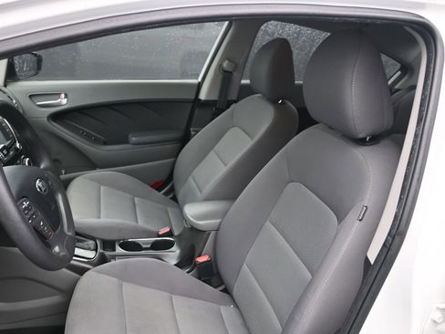 Used 2018 Kia Forte LX w/ LX Rear Camera Package image 10