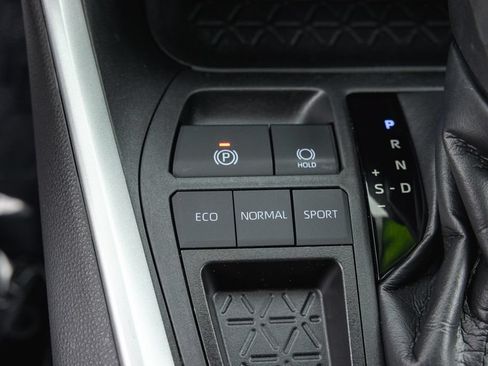 Certified 2020 Toyota RAV4 XLE w/ XLE Grade Weather Package FWD image 18
