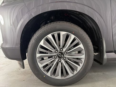 Certified 2026 INFINITI QX80 Luxe w/ Cargo Package image 4